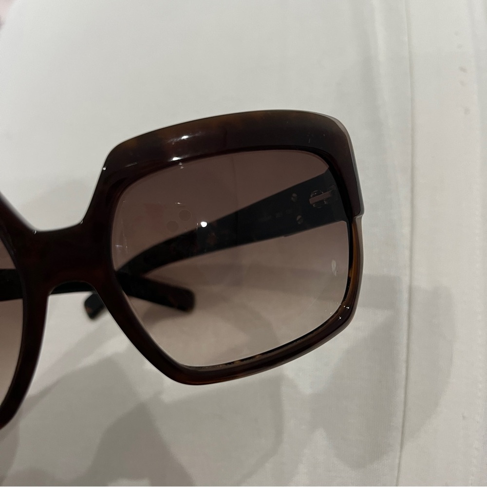 Fendi Sunglasses - Picture 9 of 9